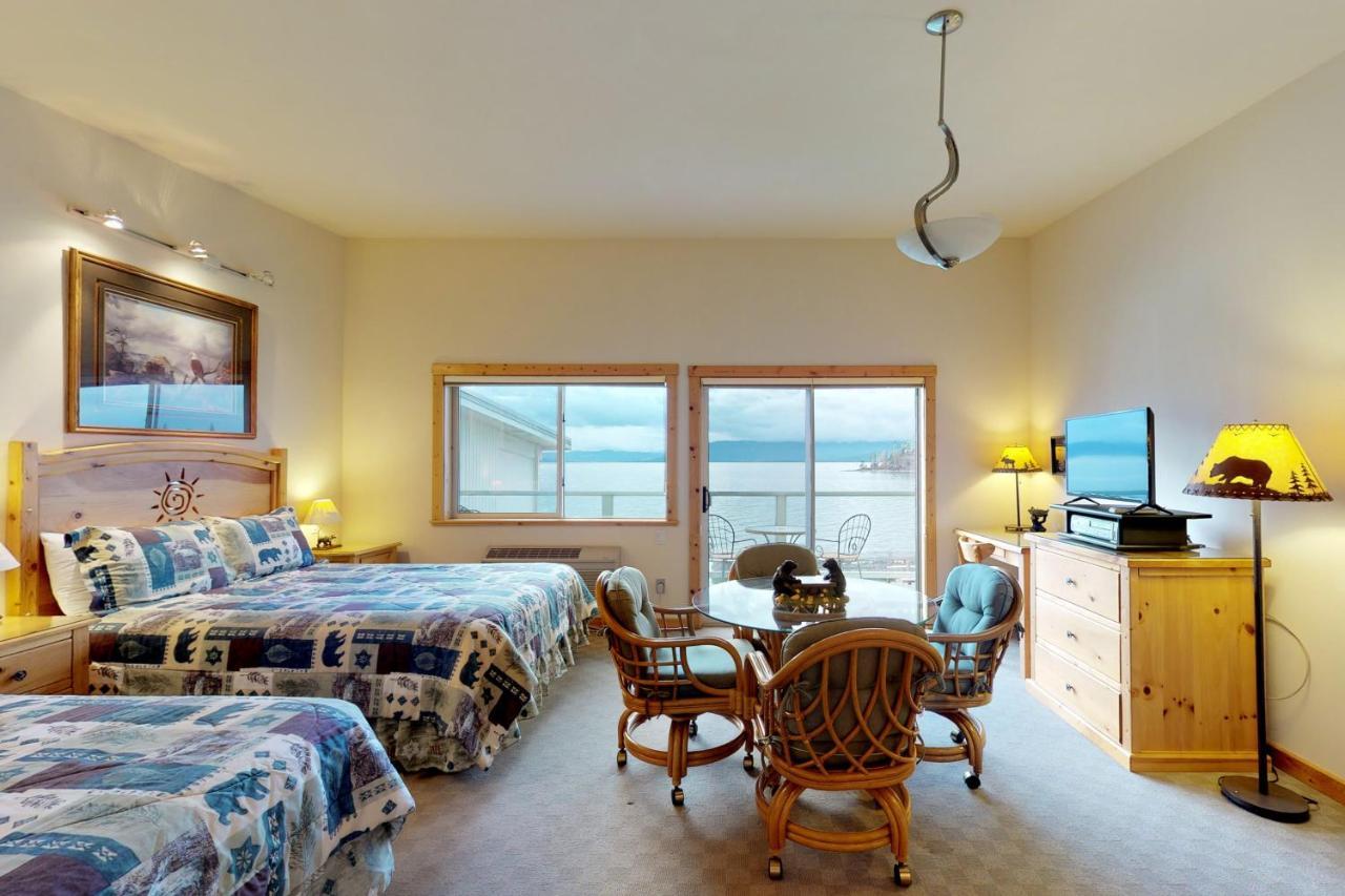 Many Springs Lakefront Condos Bigfork Quarto foto