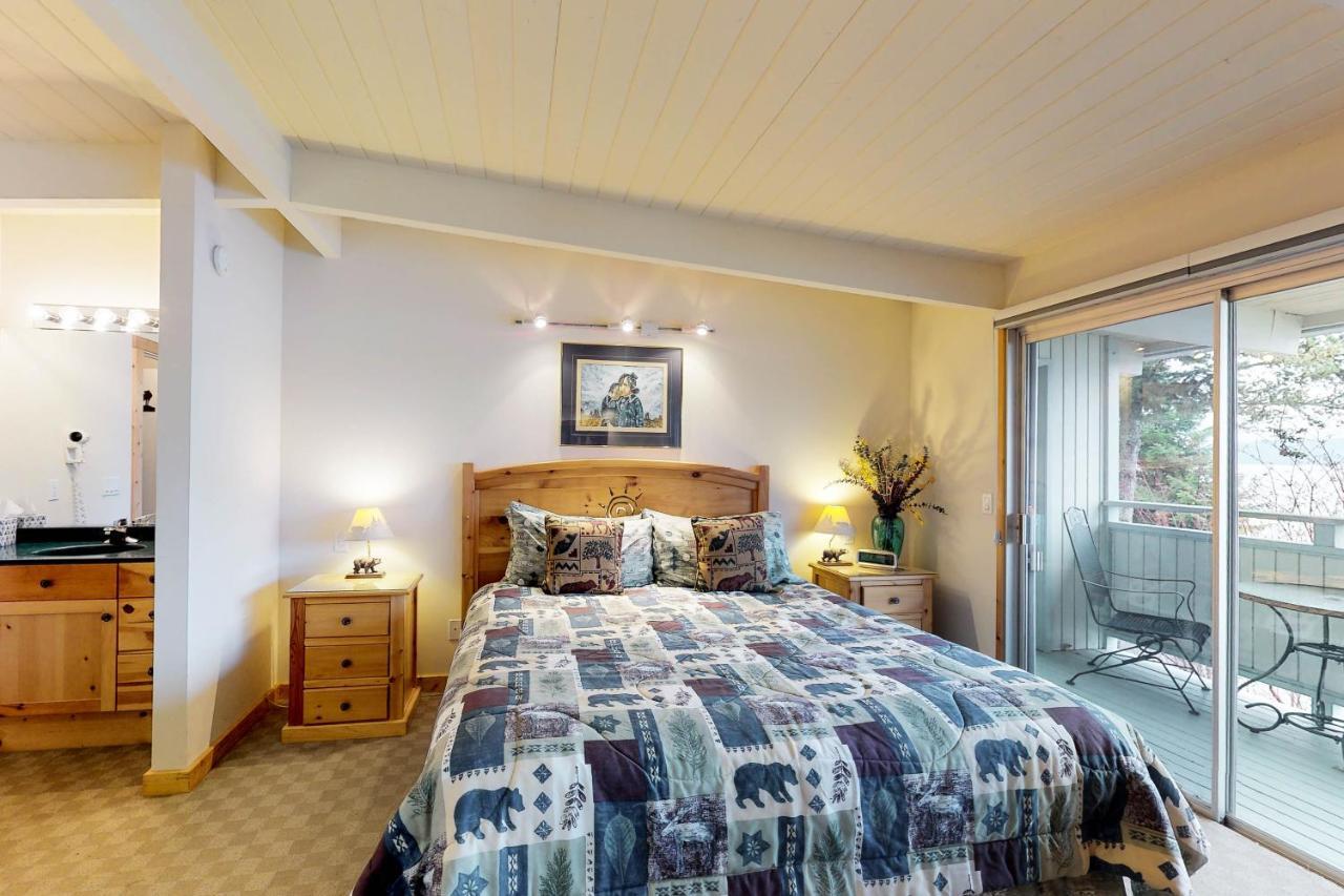 Many Springs Lakefront Condos Bigfork Quarto foto