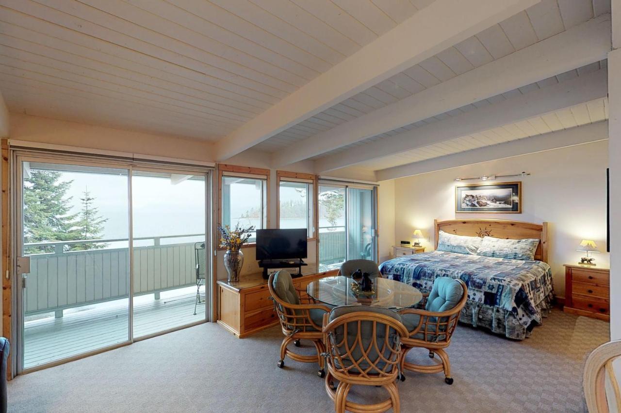 Many Springs Lakefront Condos Bigfork Quarto foto