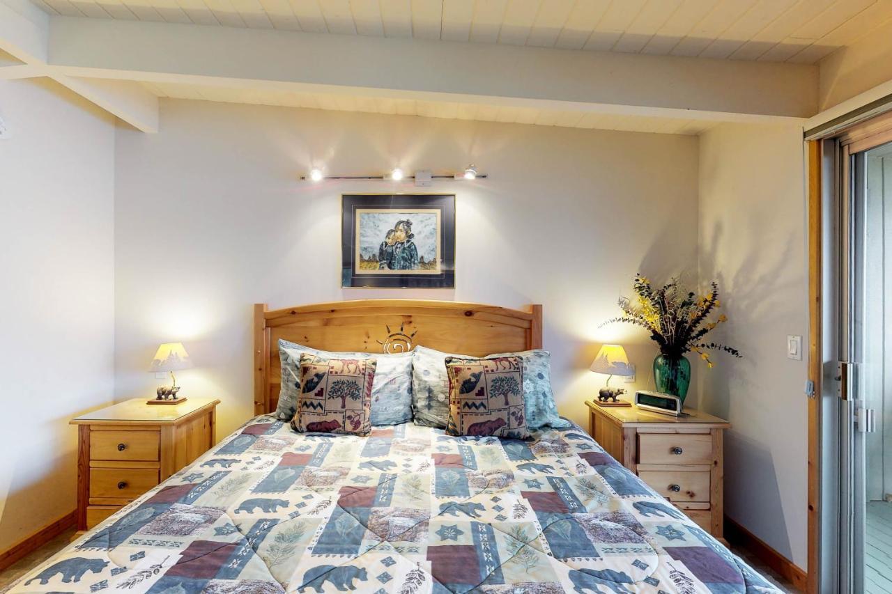 Many Springs Lakefront Condos Bigfork Exterior foto