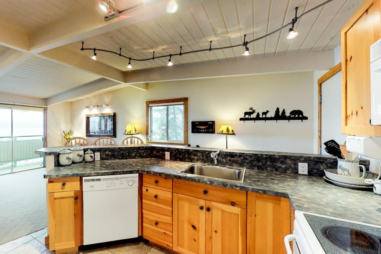 Many Springs Lakefront Condos Bigfork Exterior foto